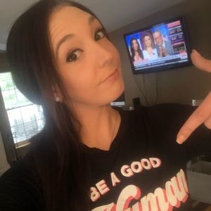 Meet your Posher, Adrina